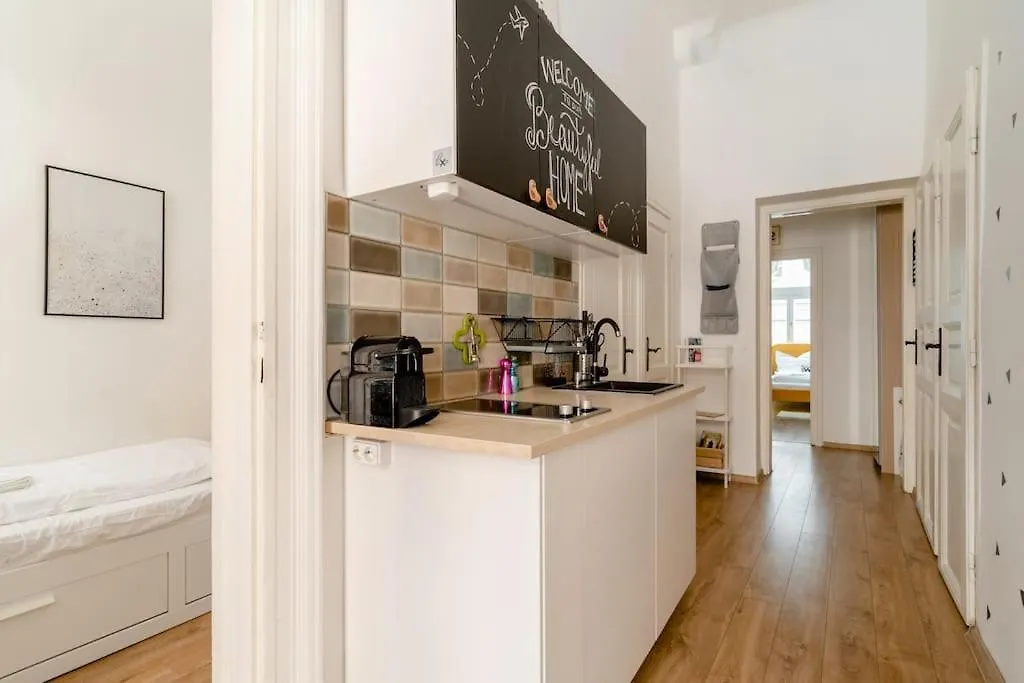 Lovely Flat In The Heart Of Budapest 0*,