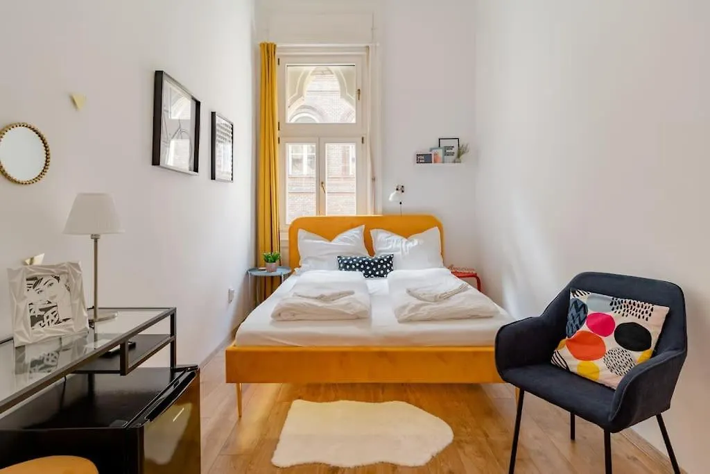 Apartment Lovely Flat In The Heart Of Budapest